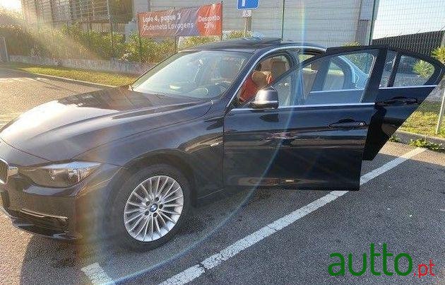 2013' BMW 320 Luxury photo #1