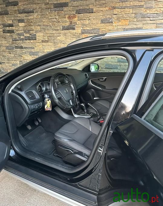 2018' Volvo V40 photo #6