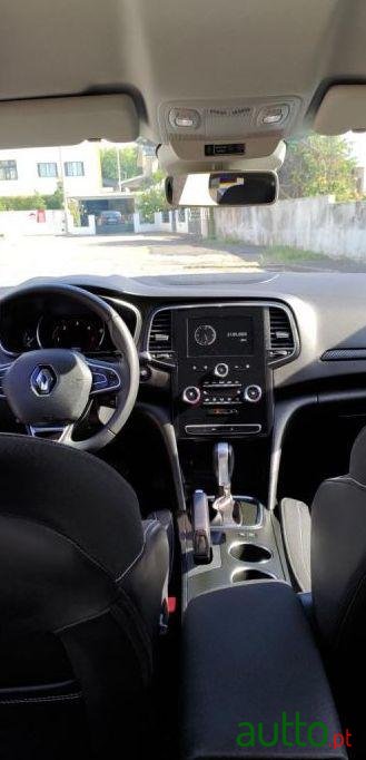 2018' Renault Megane Sport Tourer photo #3