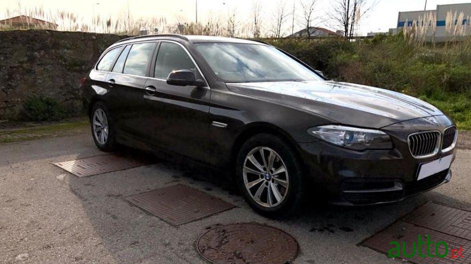 2015' BMW 520 D Line Luxury Auto photo #1