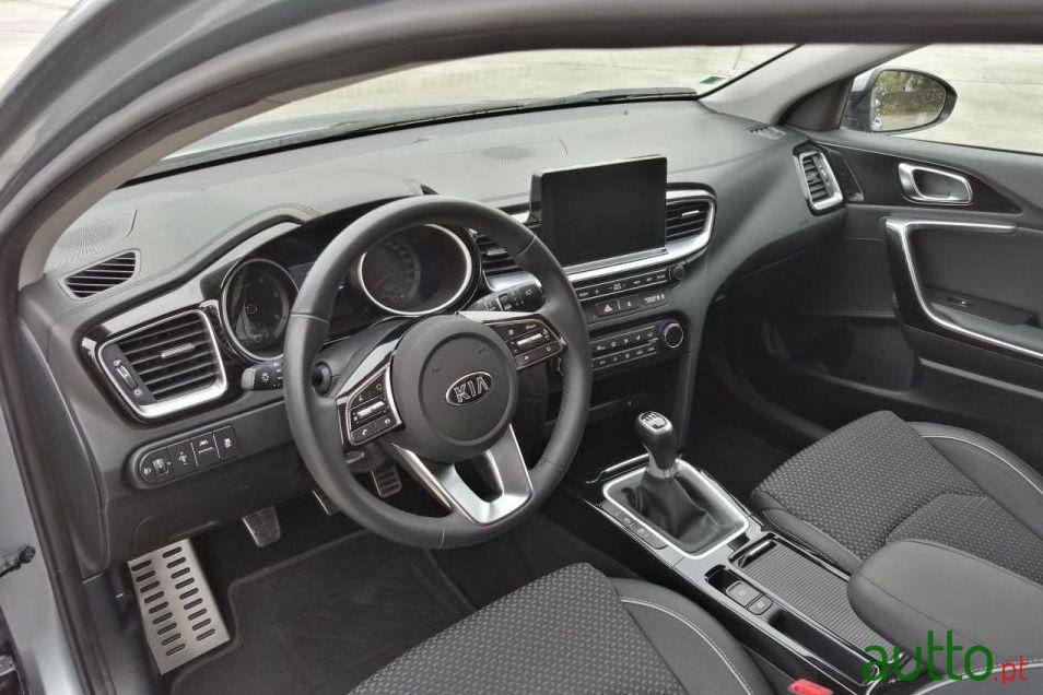 2018' Kia Ceed photo #4