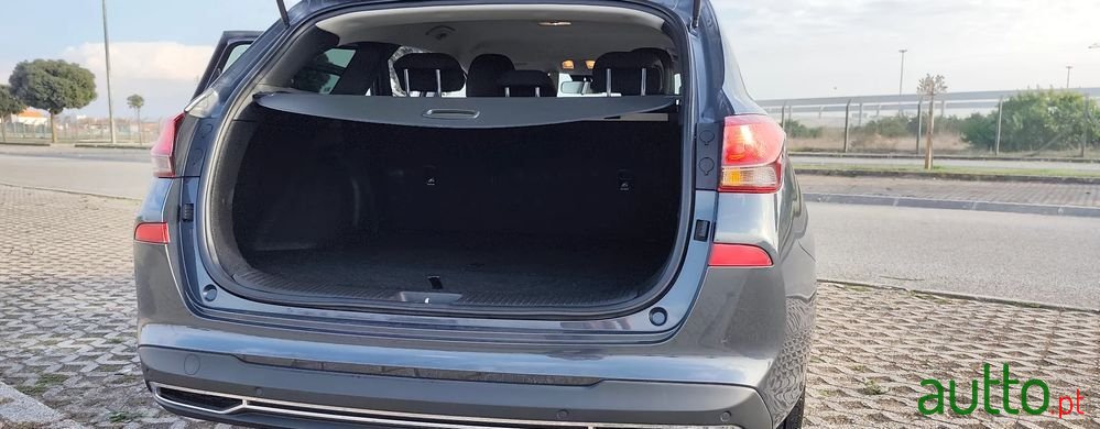 2021' Hyundai i30 Sw photo #4