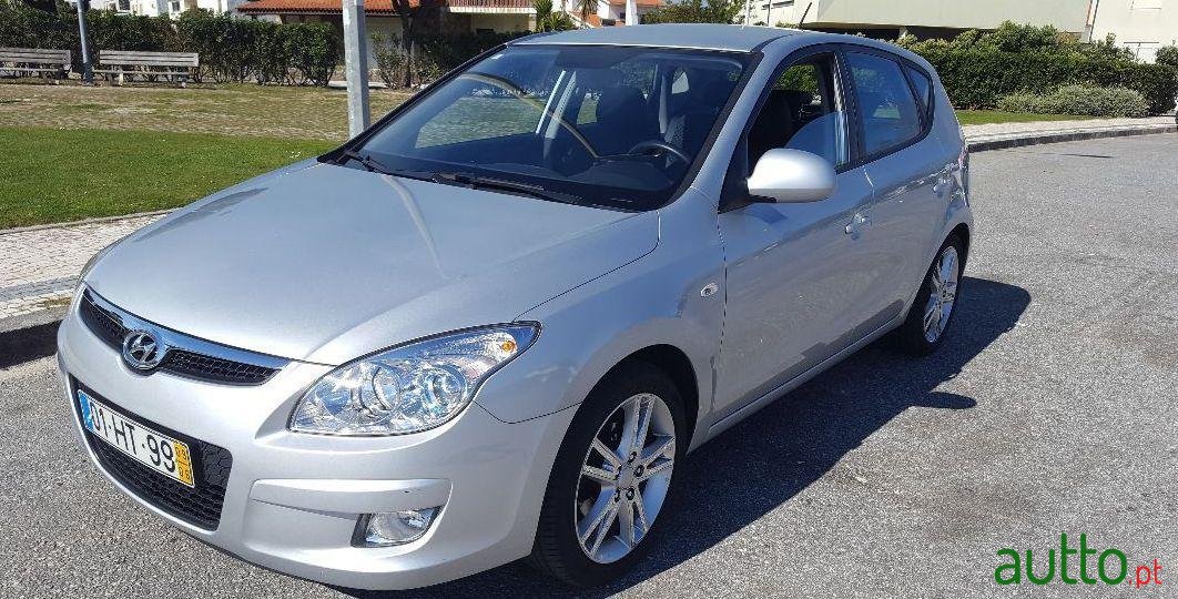 2009' Hyundai I30 Crdi 1.6 115Cv photo #3