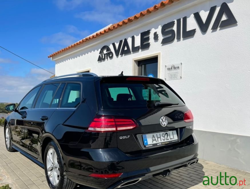 2017' Volkswagen Golf Variant photo #3