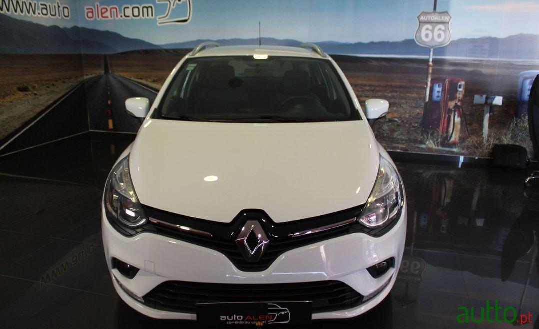 2016' Renault Clio Sport Tourer photo #2