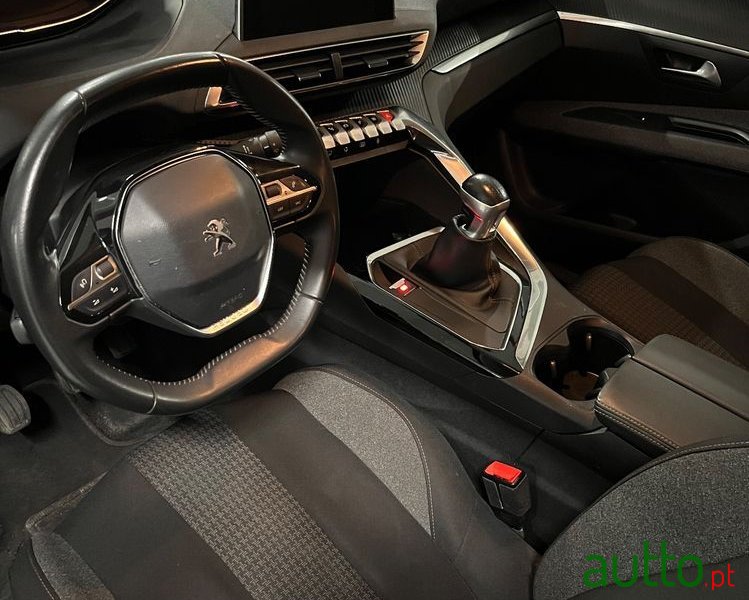 2020' Peugeot 5008 1.5 Bluehdi Style photo #6