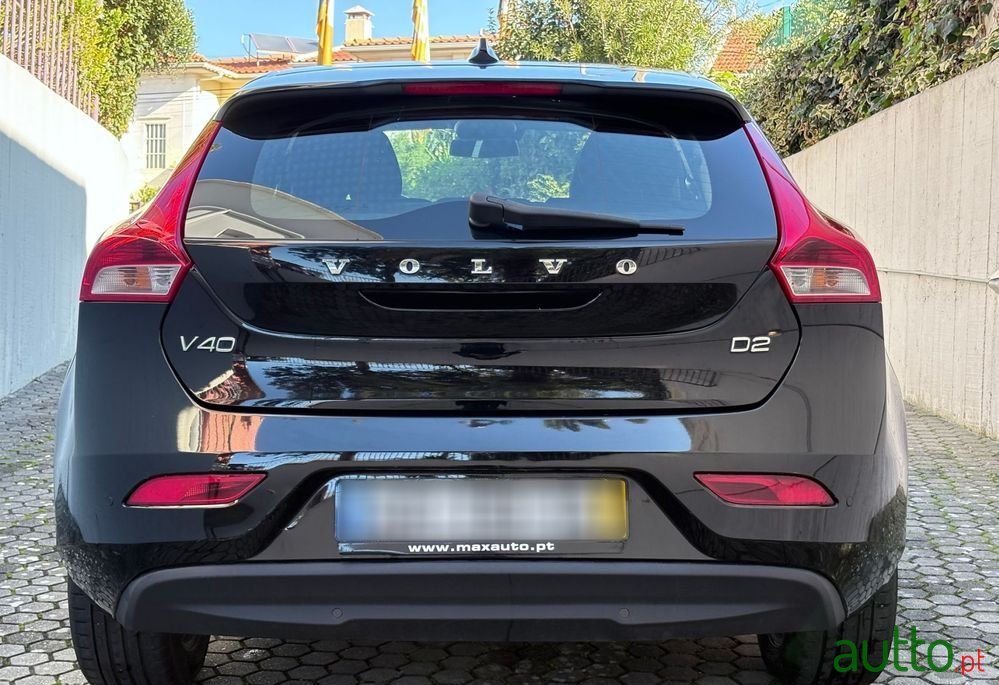 2017' Volvo V40 2.0 D2 Kinetic photo #5