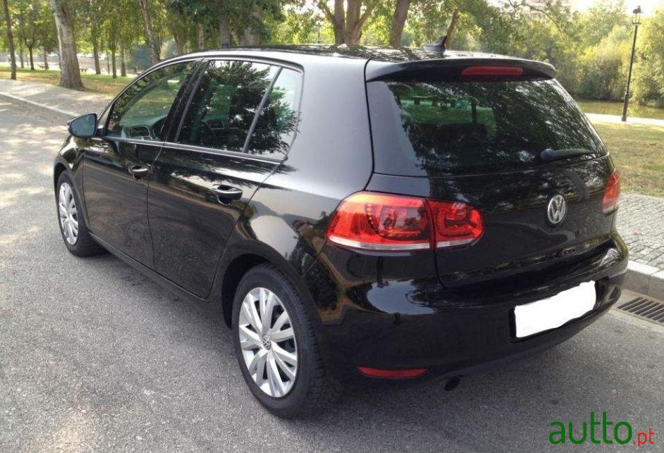 2013' Volkswagen Golf photo #1