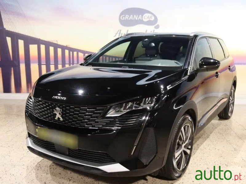 2024' Peugeot 5008 photo #1