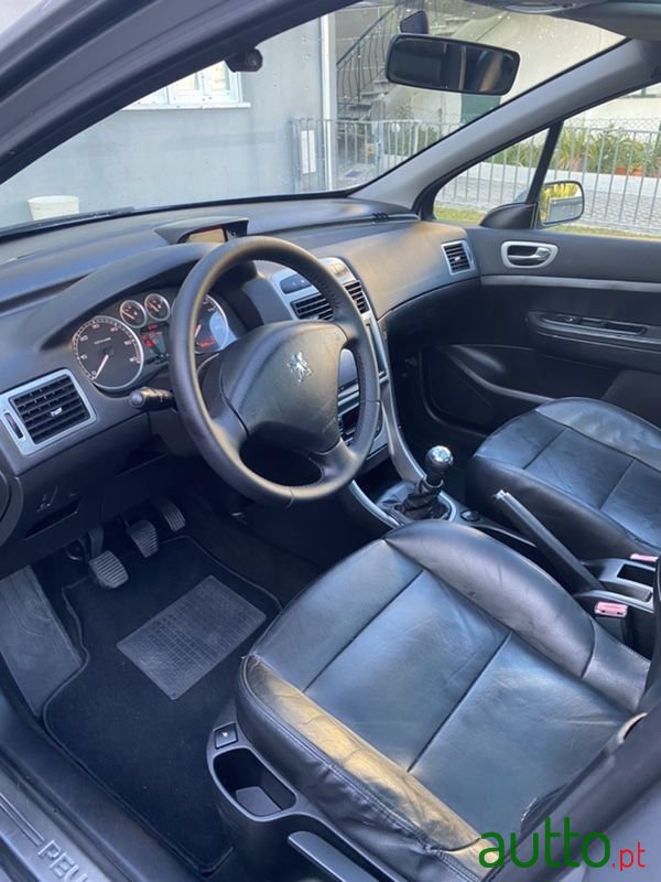 2004' Peugeot 307 Sw photo #6