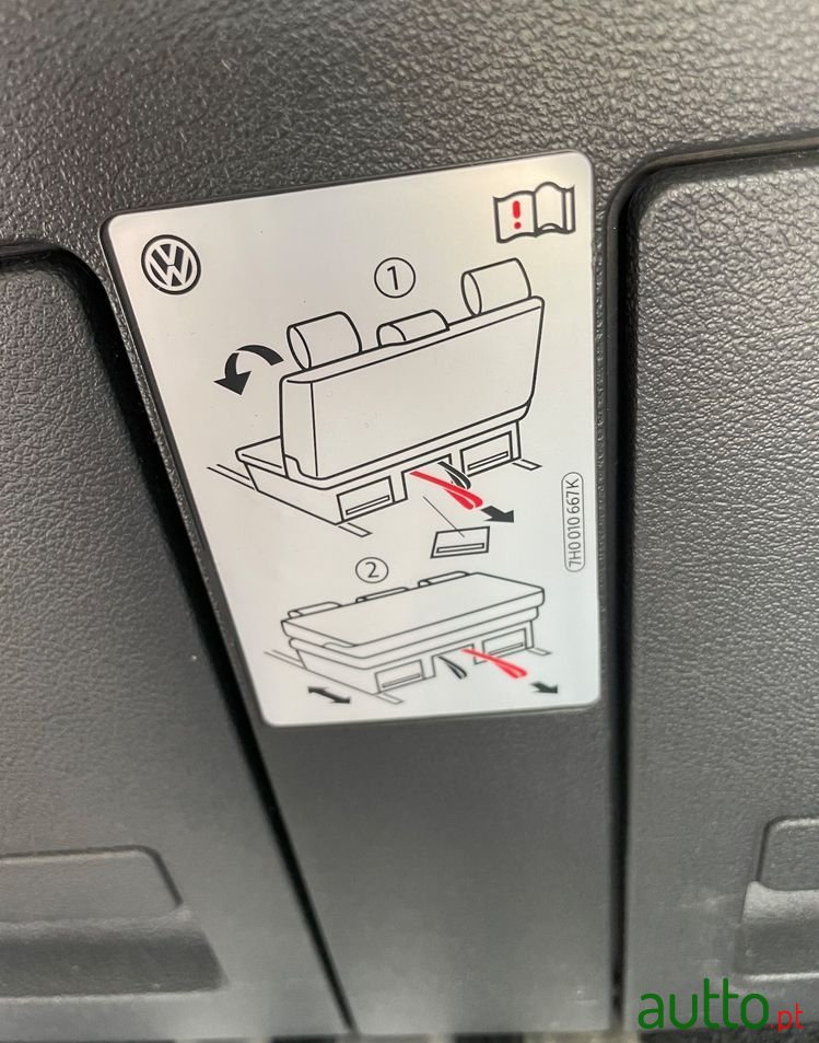 2015' Volkswagen Multivan photo #5