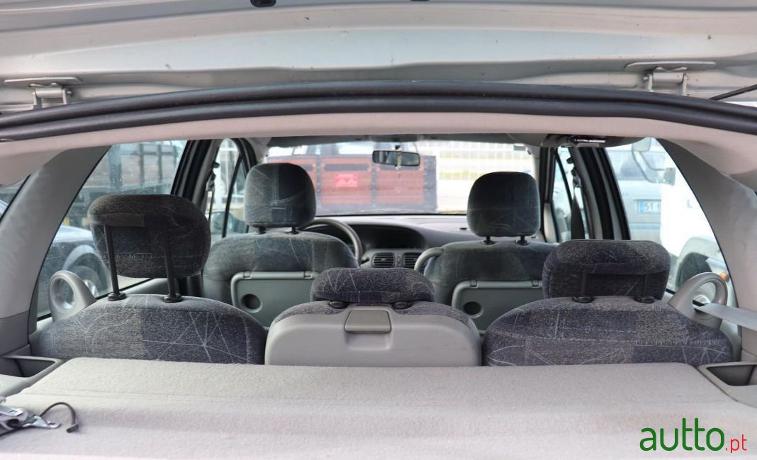 2001' Renault Scenic photo #2