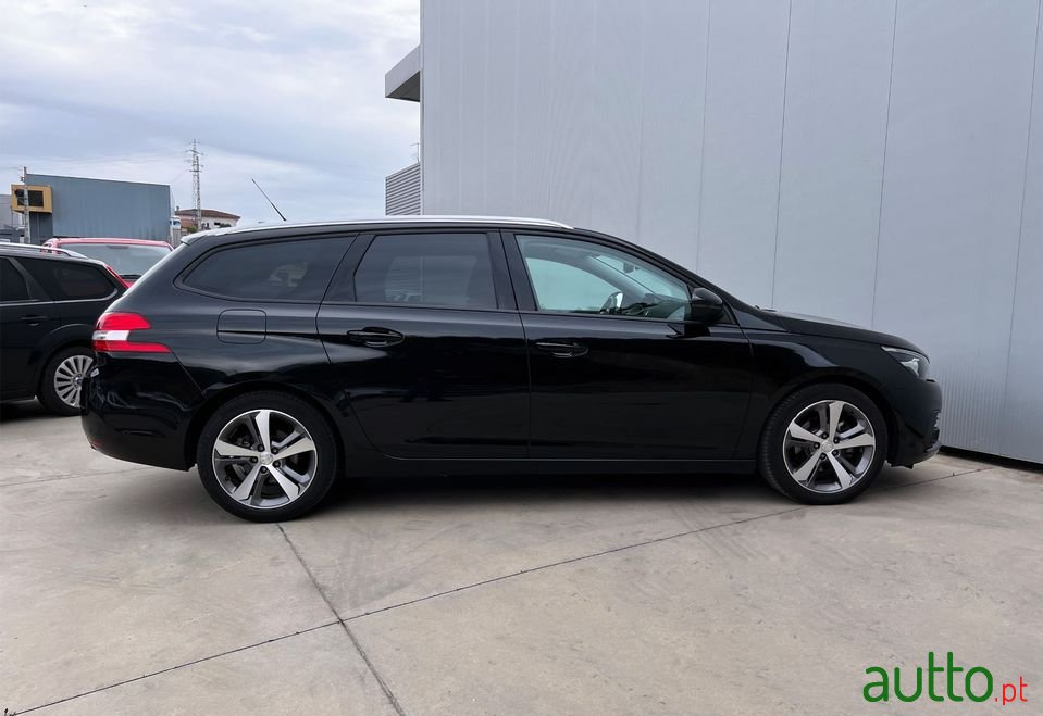2017' Peugeot 308 Sw photo #4