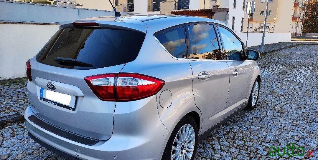 2013' Ford C-MAX photo #2