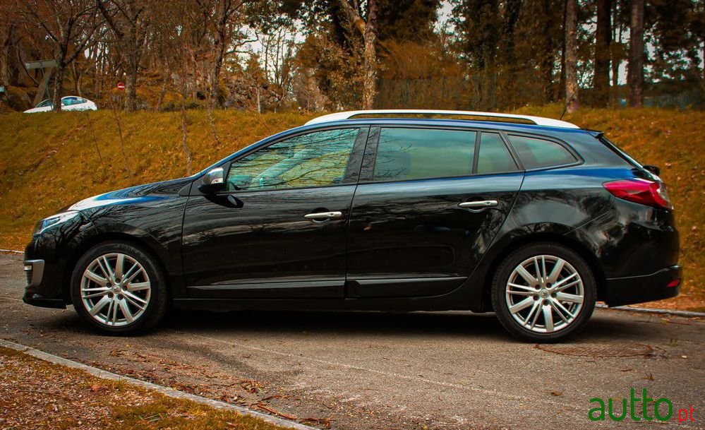 2015' Renault Megane Sport Tourer photo #3