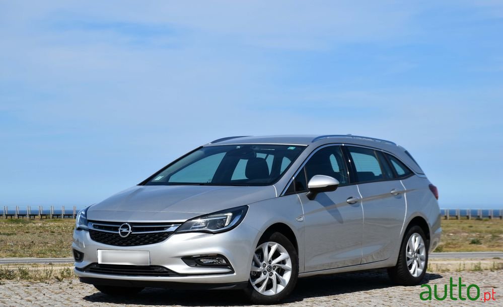 2019' Opel Astra Sports Tourer photo #4