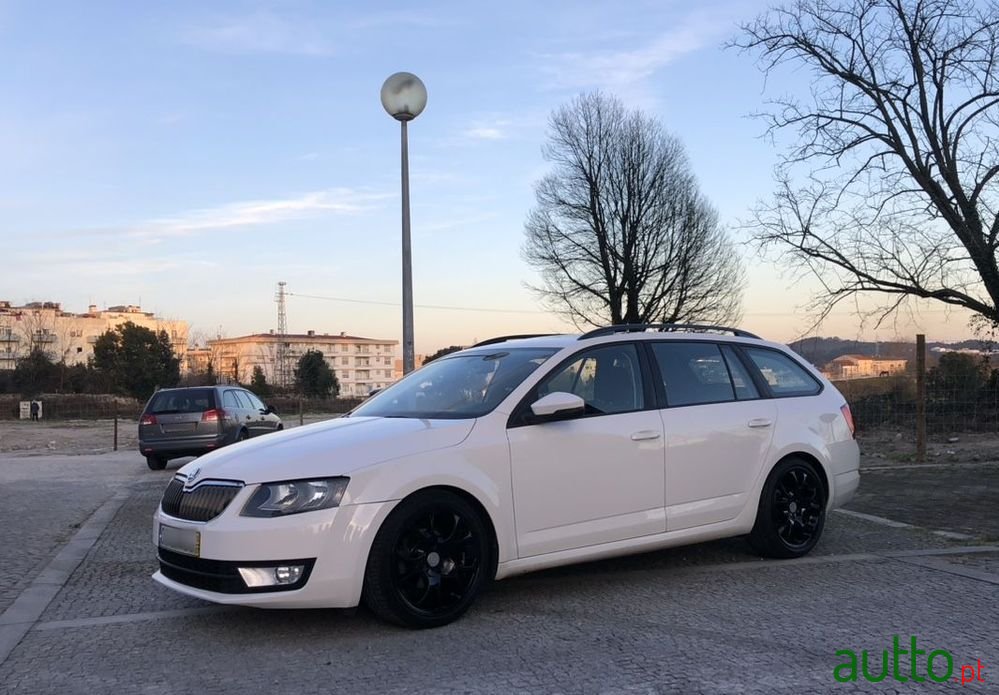 2015' Skoda Octavia Break photo #2