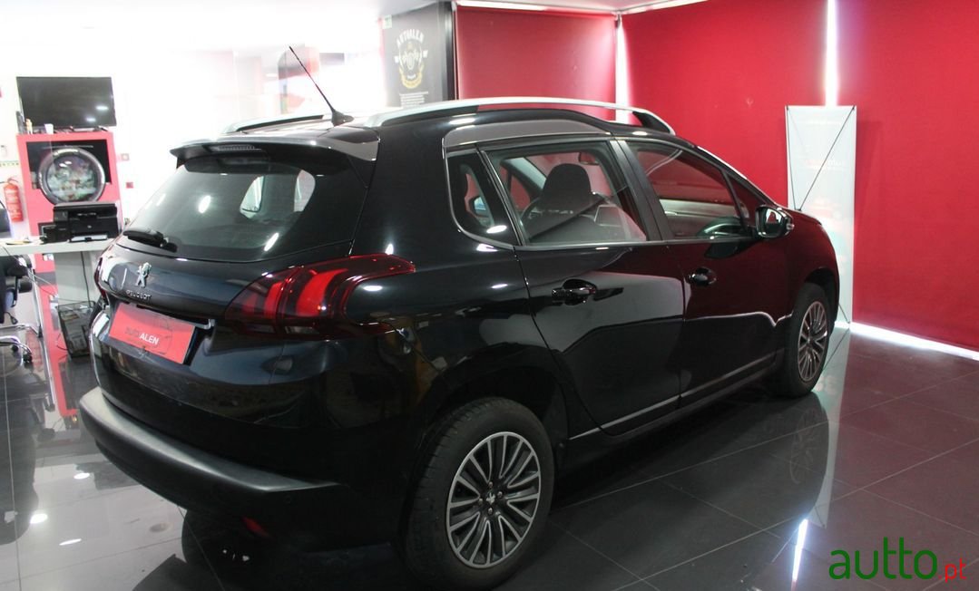 2019' Peugeot 2008 photo #6