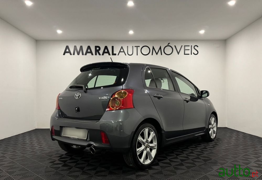 2008' Toyota Yaris photo #3