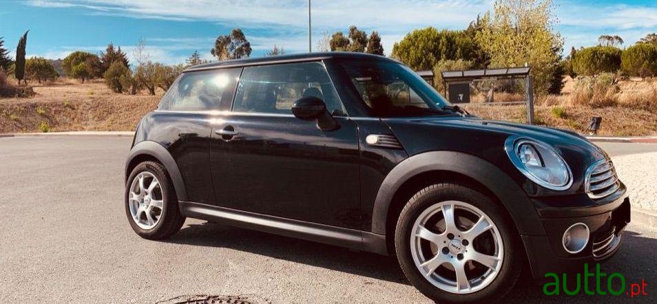2009' MINI Cooper photo #1