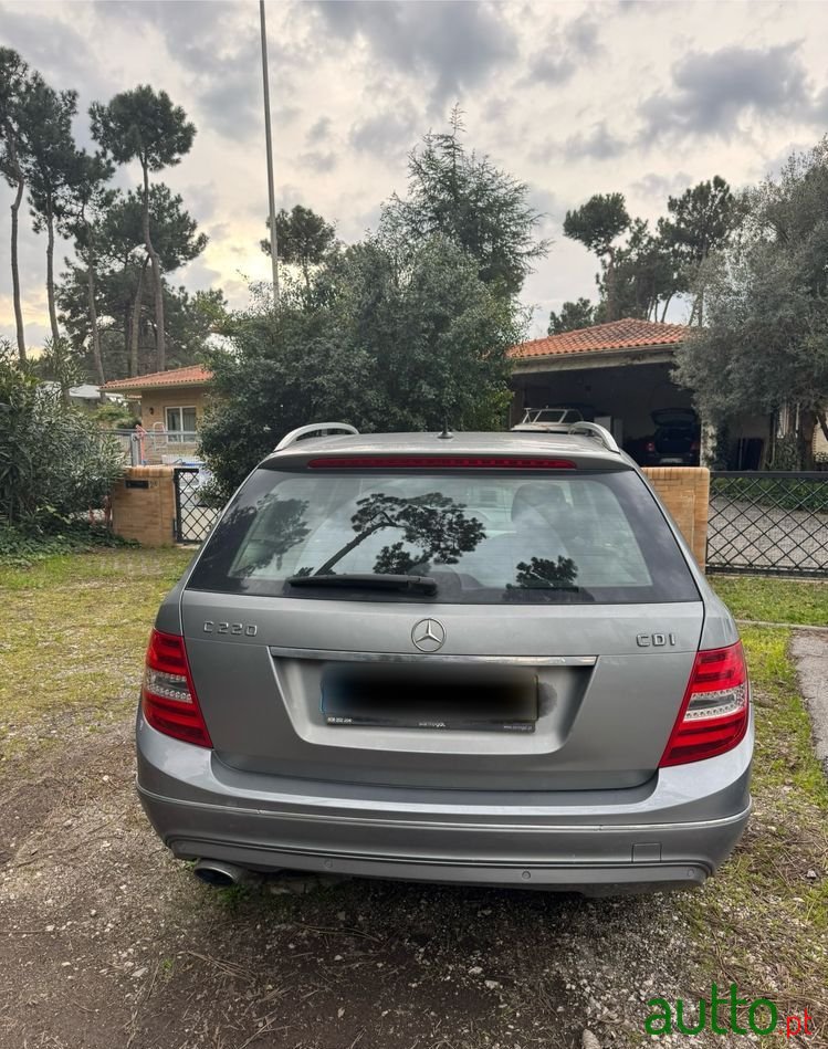 2012' Mercedes-Benz 220 photo #1