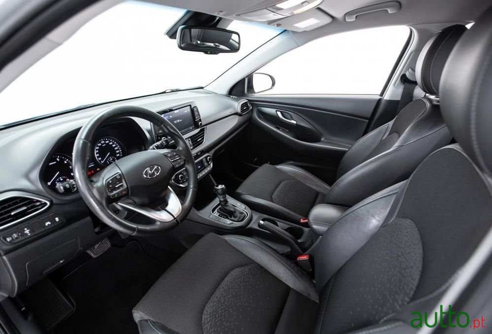 2018' Hyundai i30 Sw photo #6