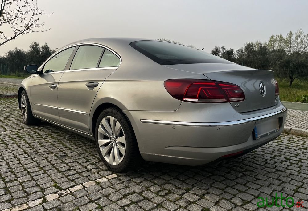 2017' Volkswagen 2.0 Tdi Bluemotion photo #4