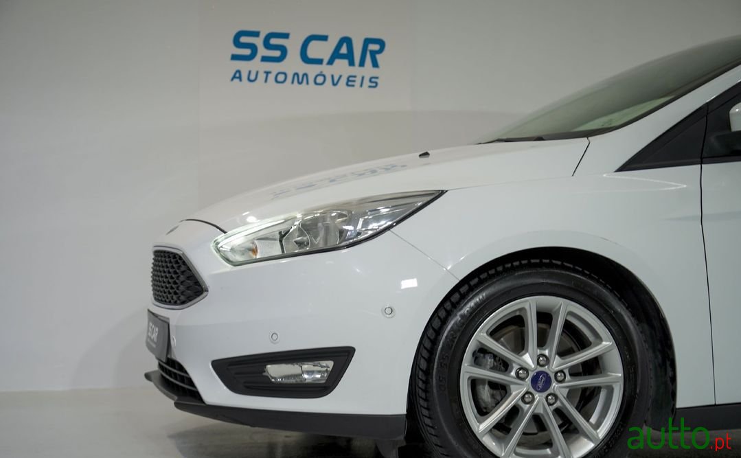 2015' Ford Focus photo #4