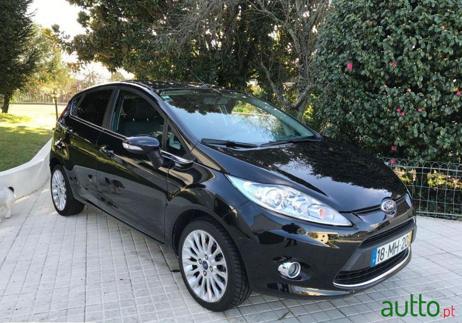 2011' Ford Fiesta 1.25 Titanium photo #2