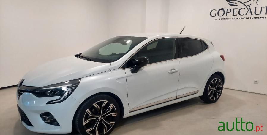 2021' Renault Clio photo #3