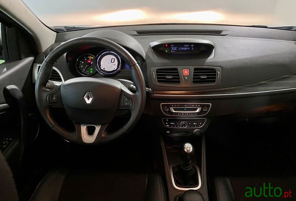 2009' Renault Megane Sport Tourer photo #4