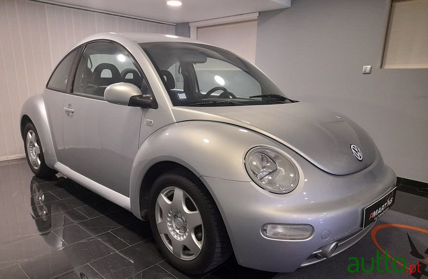 2002' Volkswagen New Beetle photo #2