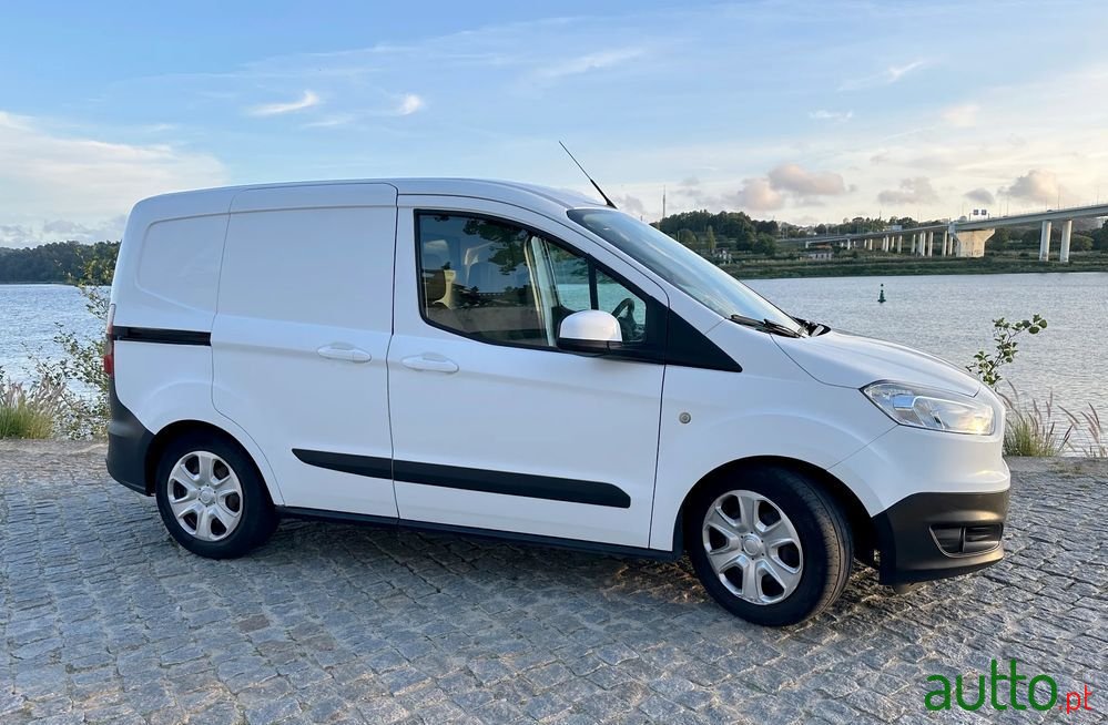 2016' Ford Tourneo Courier photo #3