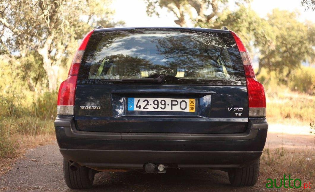 2000' Volvo V70 T5 photo #1