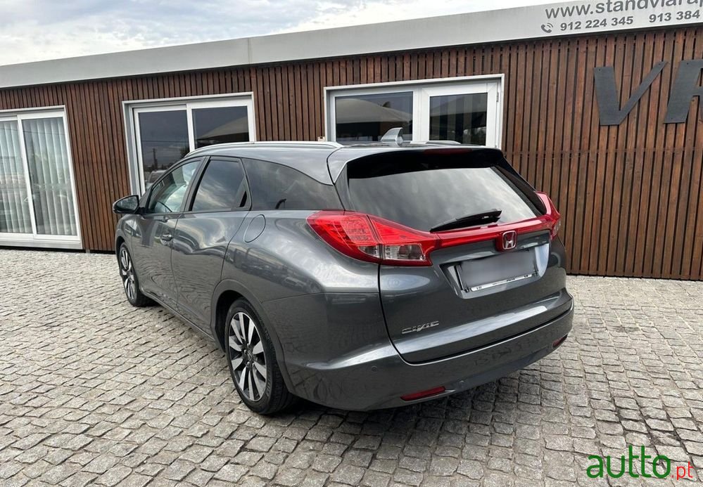 2014' Honda Civic Tourer photo #4