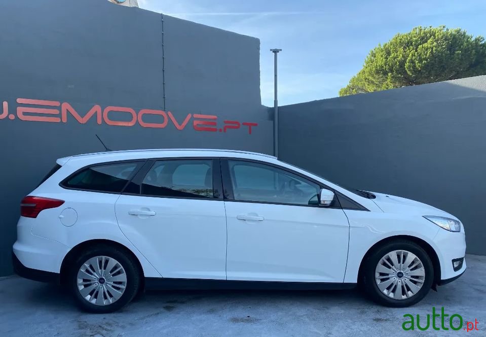 2017' Ford Focus Sw photo #2