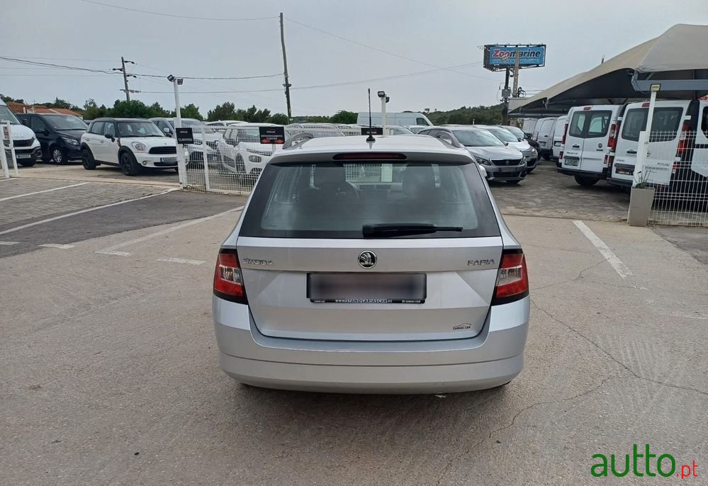 2017' Skoda Fabia Break photo #4