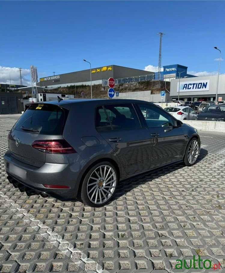 2023' Volkswagen Golf 2.0 Tsi R Dsg photo #3