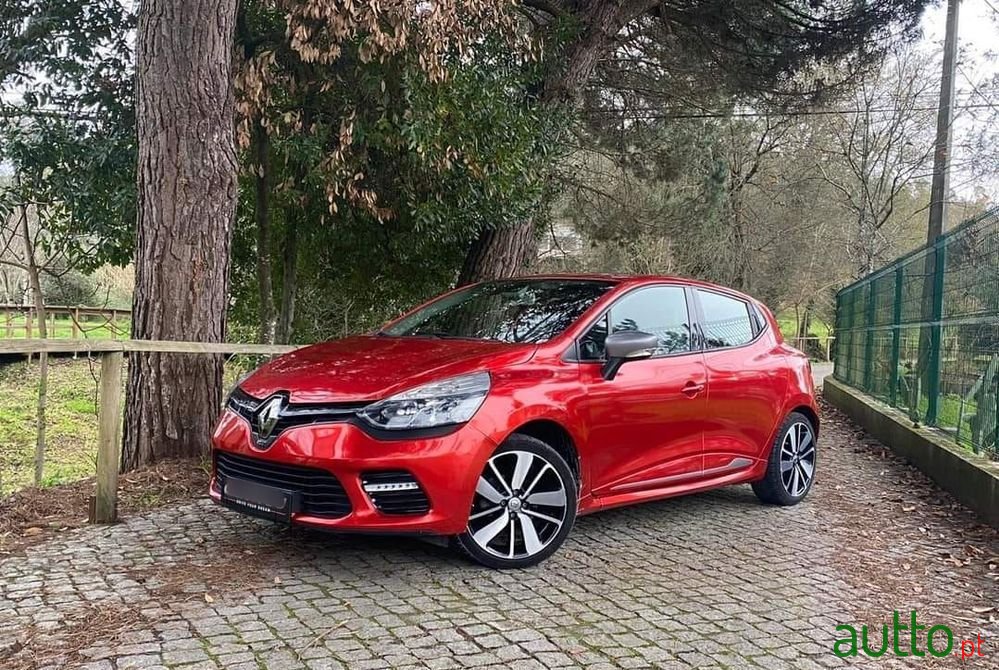 2015' Renault Clio photo #1