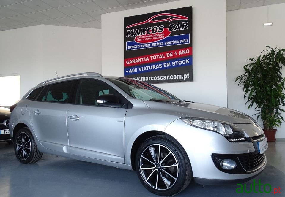 2013' Renault Megane Sport Tourer photo #1