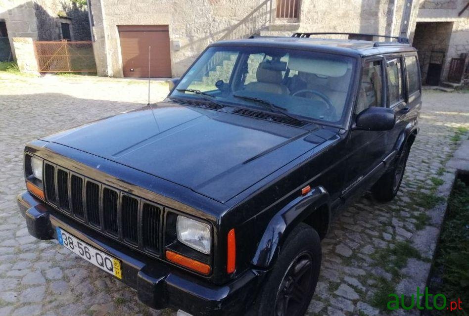 2000' Jeep Cherokee Classic photo #1
