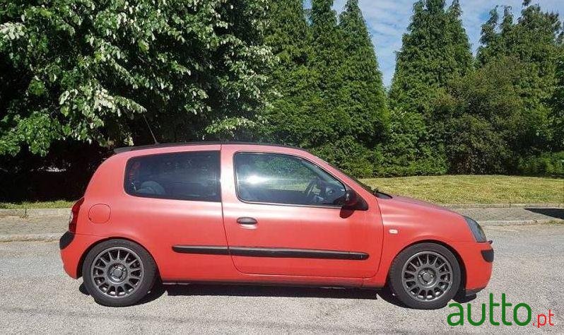 2005' Renault Clio Dci Sport photo #2