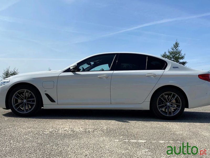 2019' BMW 530 photo #3