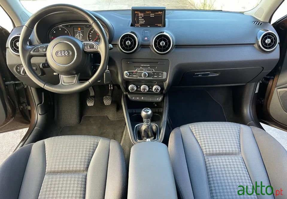 2014' Audi A1 photo #5