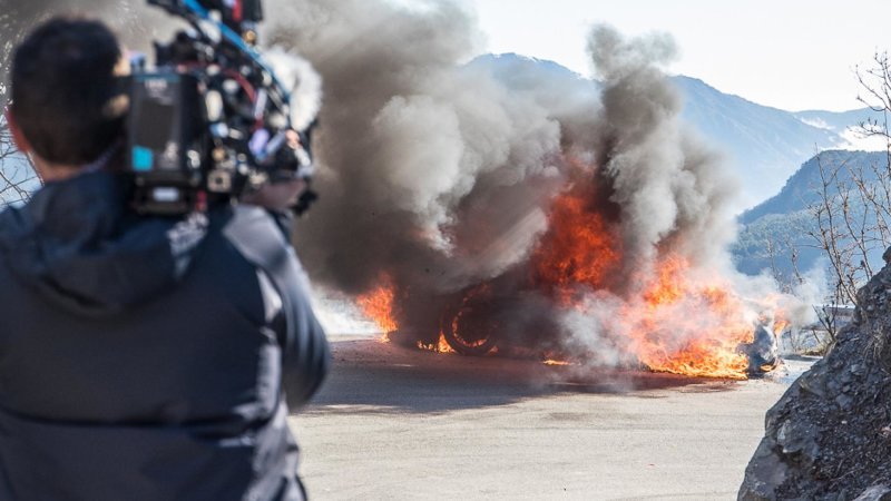 ‘Top Gear’s’ Chris Harris, Eddie Jordan escape a burning Alpine A110