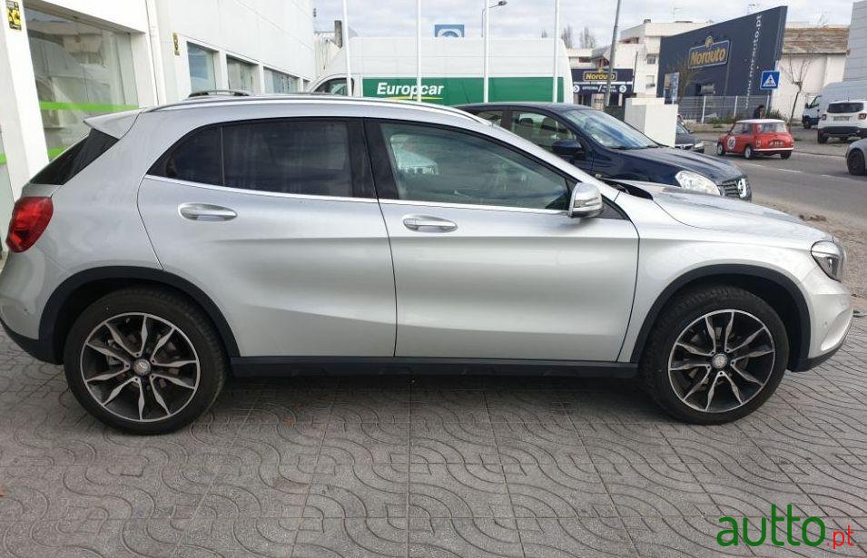 2017' Mercedes-Benz Gla-180 photo #4