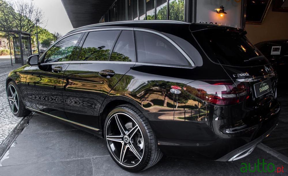 2019' Mercedes-Benz Classe C photo #3