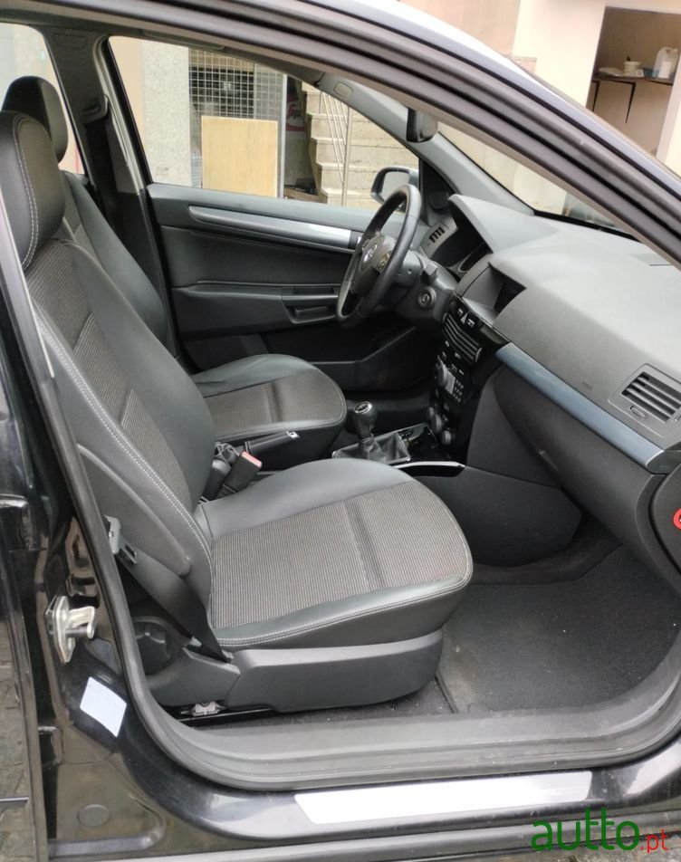 2008' Opel Astra 1.4 Edition photo #6