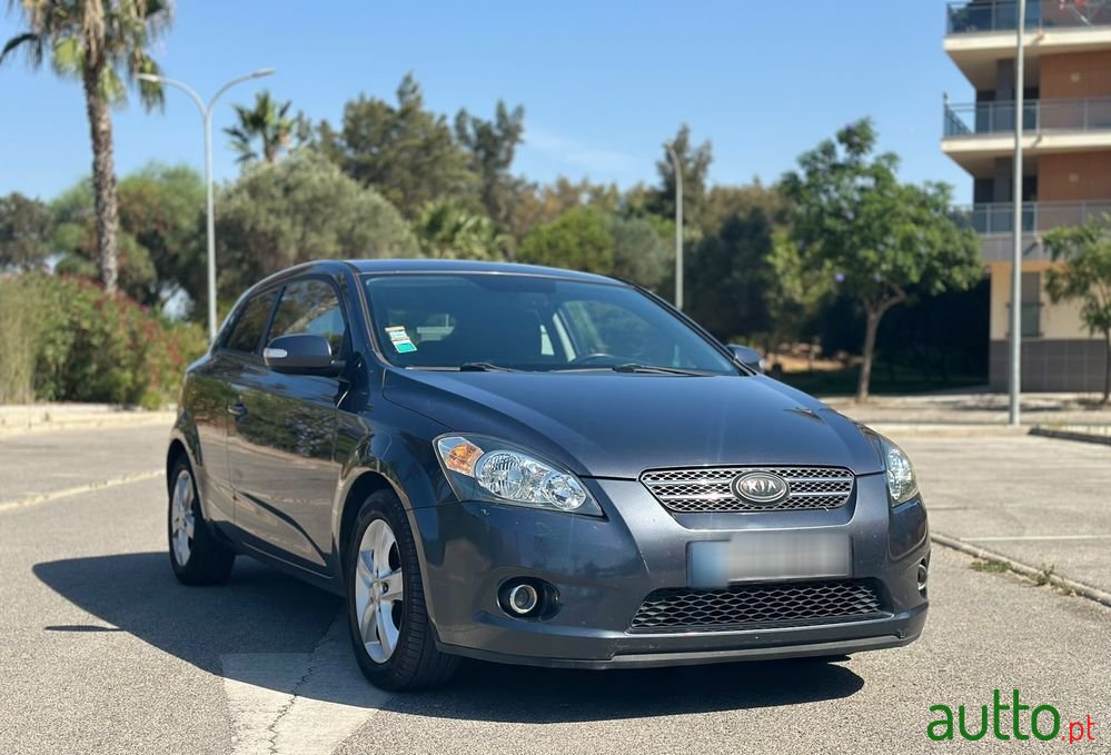 2010' Kia Proceed photo #1