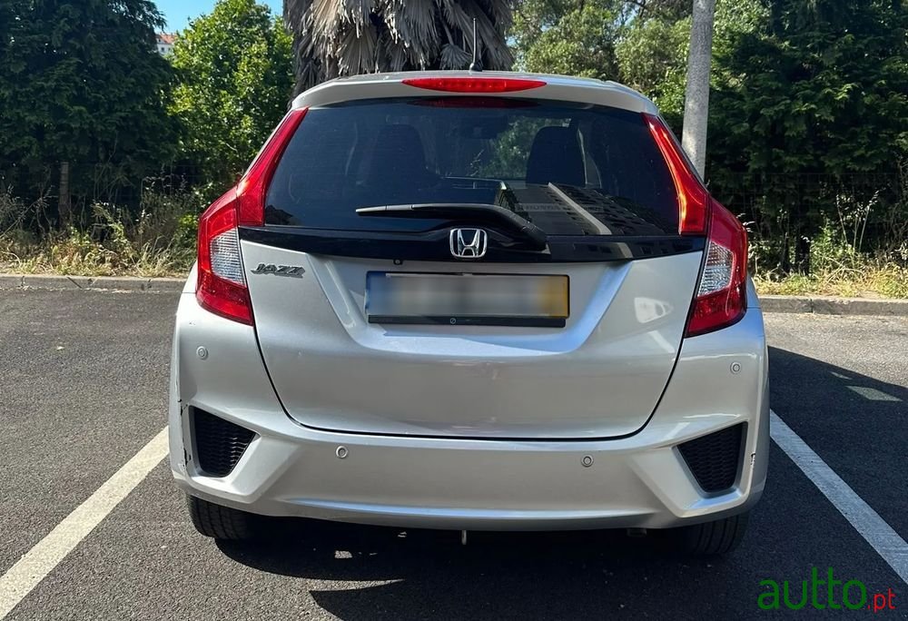 2016' Honda Jazz photo #3